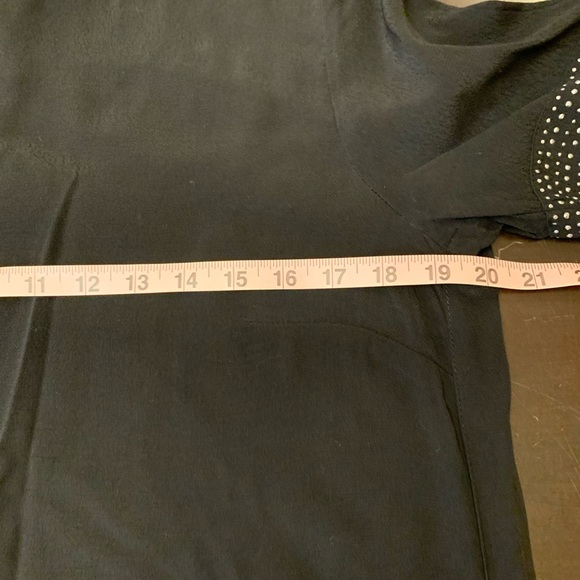 Gorgeous Little Black Shift Dress w/Accent Detail - Picture 10 of 14